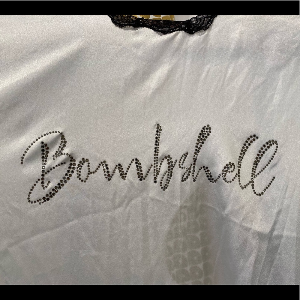 Victoria’s Secret Rare Bombshell White Satin Robe - Picture 7 of 8